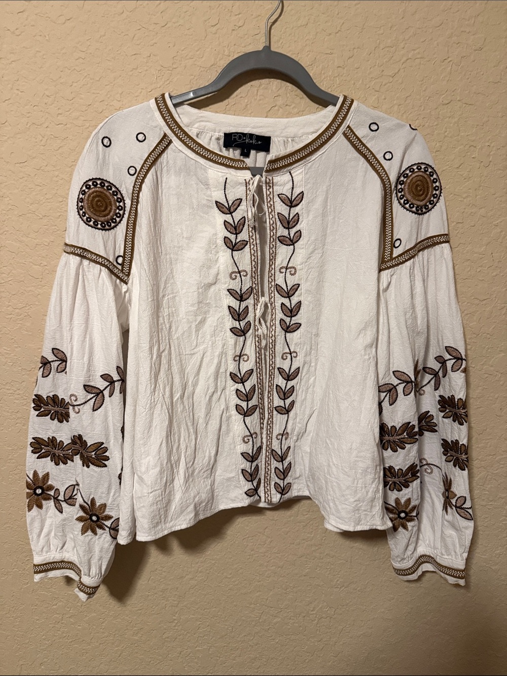 RD and Koko White Embroidered Boho Peasant Blouse Jacket